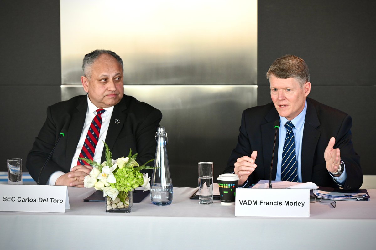 I announced the Navy's Maritime Economic Deterrence Exec Council in NYC today. MEDEC will focus on invest risks, innovation, and supply chain protection. Thanks @AspenStrategy and @Bloomberg for hosting and @DavidWestin for moderating! More here: navy.mil/Press-Office/P…