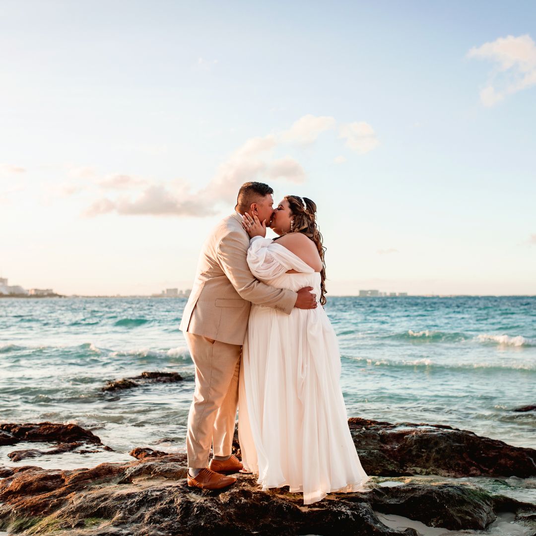 💕 It was love at first swipe for Ivette and Reynald! After a proposal in Guatemala, they tied the knot at Dreams Sands Cancun ✨💍 💕Their wedding in paradise was one giant celebration with their closest loved ones, fireworks, and cryo jets! Read more:rebrand.ly/joc6pp2