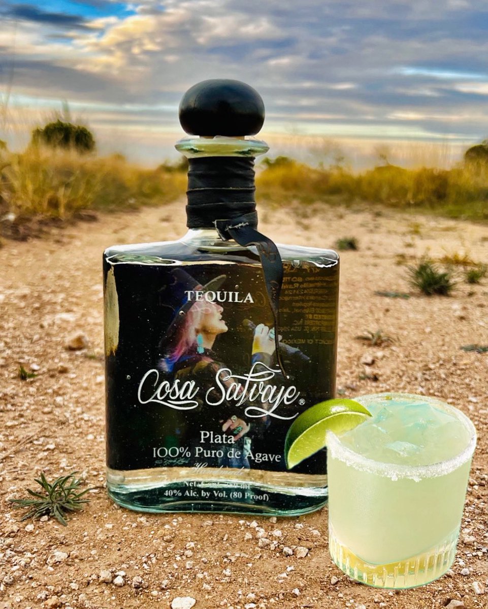 Happy National Margarita Day!!!! Cheers to you & Cosa Salvaje Tequila! Hope y’all have a great Thursday!!! ❤️🥃 📸 @DKupishNash cosasalvajetequila.com/products/tanya… #nationalmargaritaday #cosasalvajetequila