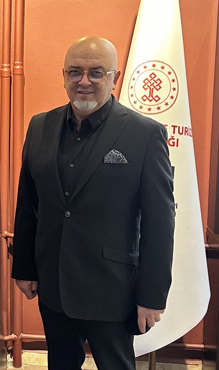 AydinSarman's tweet photo. Birol Güven Kültür ve Turizm Bakanlığı Sinema Genel Müdürü oldu. Kendisini tebrik ediyor yeni görevinde başarılar diliyorum. @birolguvenmint https://t.co/wEsh3POGhe