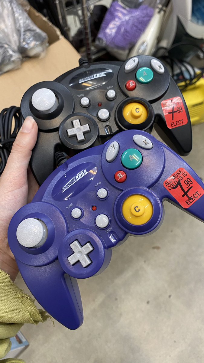 highannna's tweet image. Scored some GameCube controllers today :D 
#Gamecube 
#GamecubeControllers 
#Nintendo