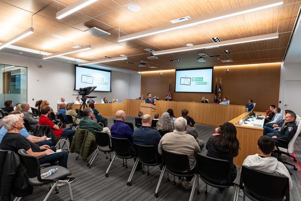 SpanishForkCity's tweet photo. Mayor Mike Mendenhall gave his State of the City address on Tuesday night. He covered topics like Communication, Fire &amp; EMS, Growth, Rec Center, Verk, and Debt.

Check out the highlights of the address or watch the speech at: https://t.co/Ohbe8d10qC

#CitiesWork https://t.co/hmmMASHgFK
