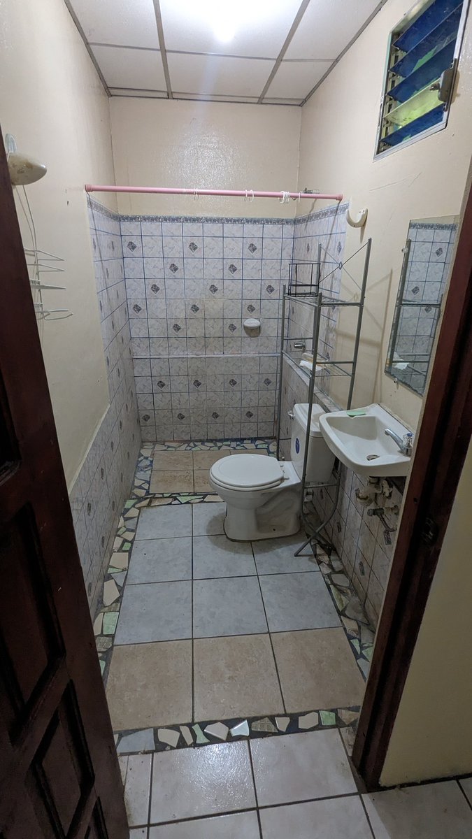 Huguini_'s tweet photo. Se renta habitación
Precio: $120 (incluye agua, luz e internet WiFi)
Ubicación: sector tope sur de bello horizonte
Entrada independiente.

RT por favor para llegar a más audiencia, gracias.

Interesados mandar mensaje. https://t.co/dLynTSJLaZ