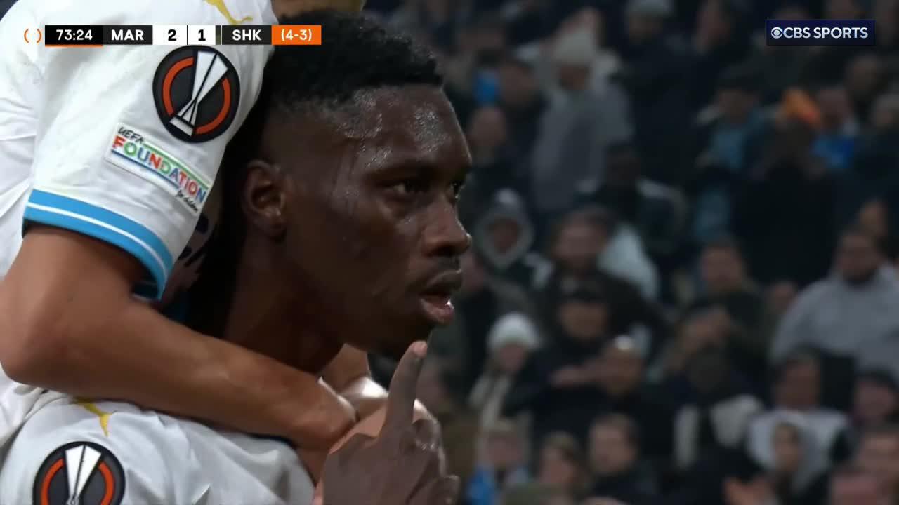 The touch from Aubameyang. The finish from Ismaïla Sarr. 💥Marseille are back on top at the Stade Vélodrome 🔝