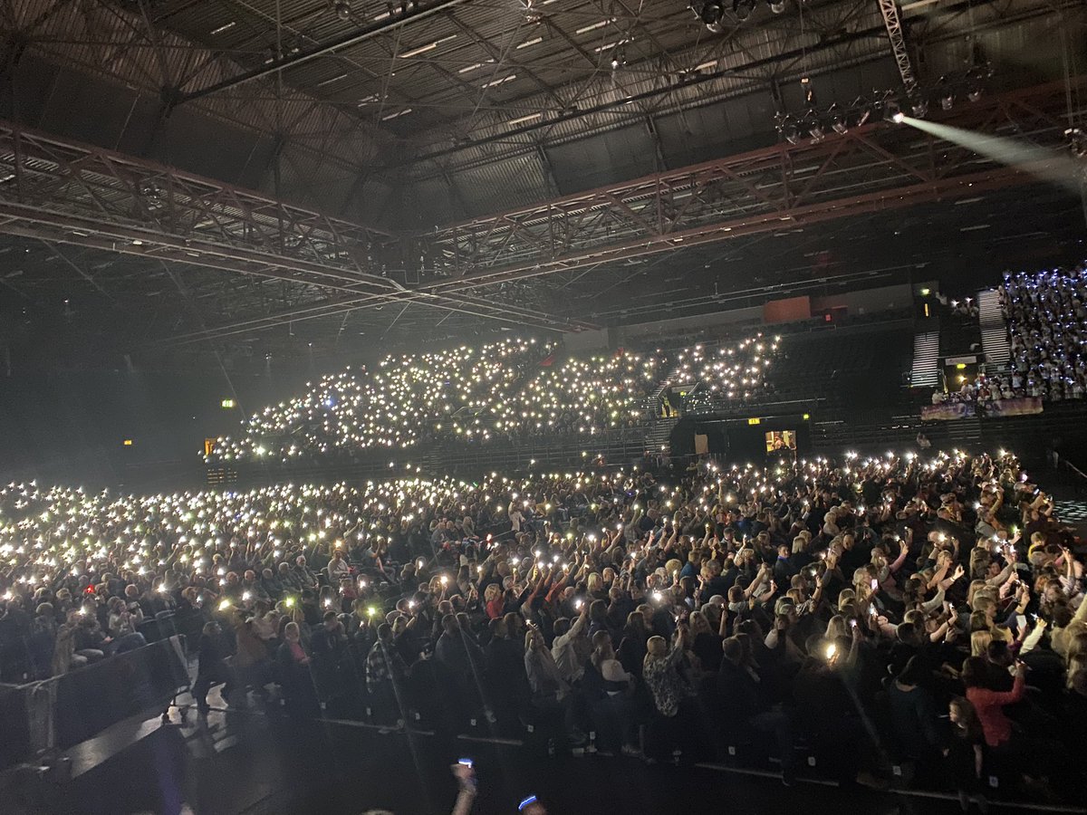 USLSchool's tweet image. We have had a great time @YoungVoicesOrg  Nandi Bushell was inspirational! Our 6th year of making memories in the biggest choir ever! #nandibushell #youngvoices #schoolchoir❤️