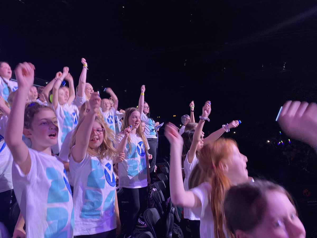 USLSchool's tweet image. We have had a great time @YoungVoicesOrg  Nandi Bushell was inspirational! Our 6th year of making memories in the biggest choir ever! #nandibushell #youngvoices #schoolchoir❤️