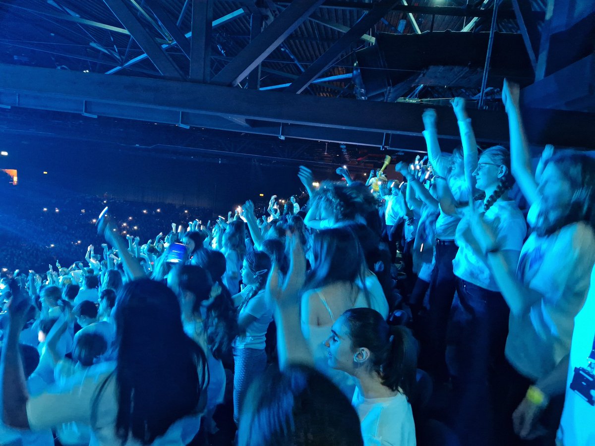 We had a fab time at young voices, lots of singing, cheering, dancing and jumping!!

ETA back at school 10:55

#teamstmarys #stmarysmusic