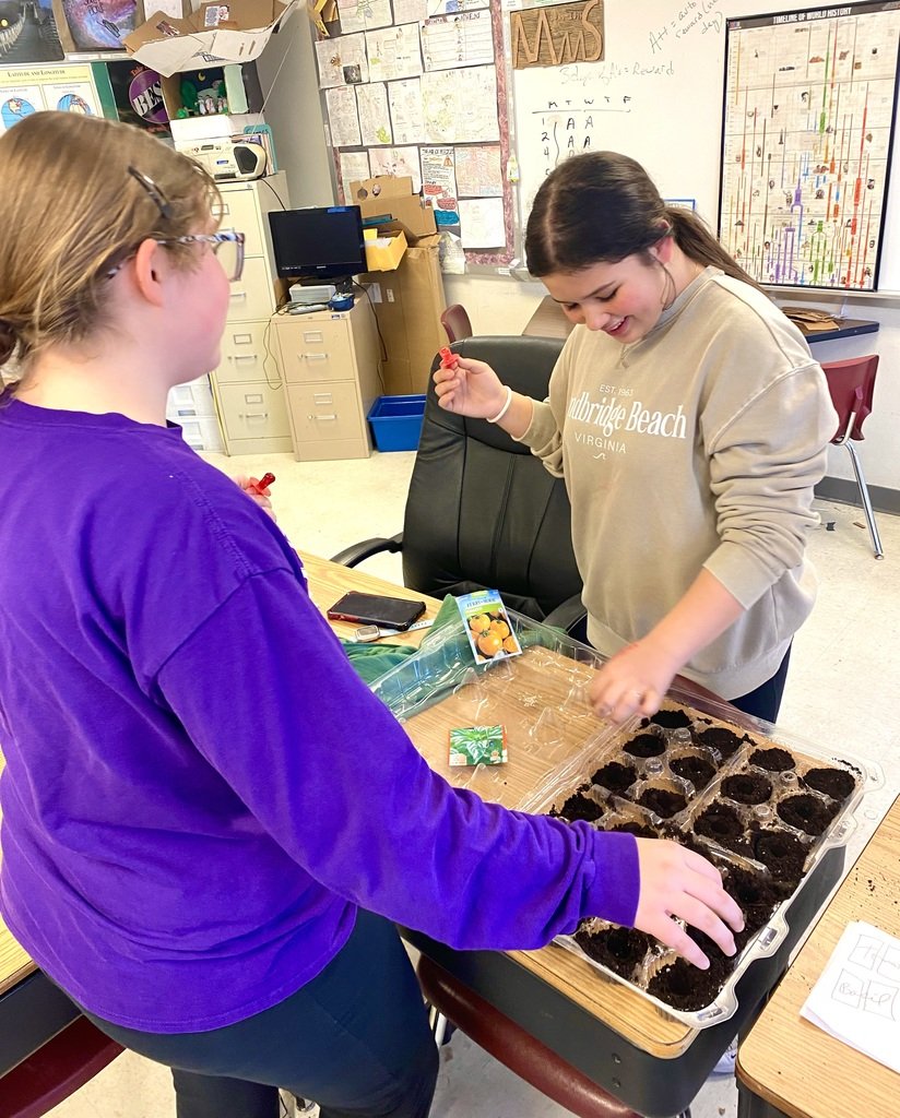 M19_MMS's tweet photo. Members of the MMS Environmental Club did some planting for the Spring, processed the recycling items for the building, voted on a student created club logo, and discussed plans for some outdoor gardening. Productive meeting as always!
#19EveryStudent https://t.co/wsUnxBEFnE