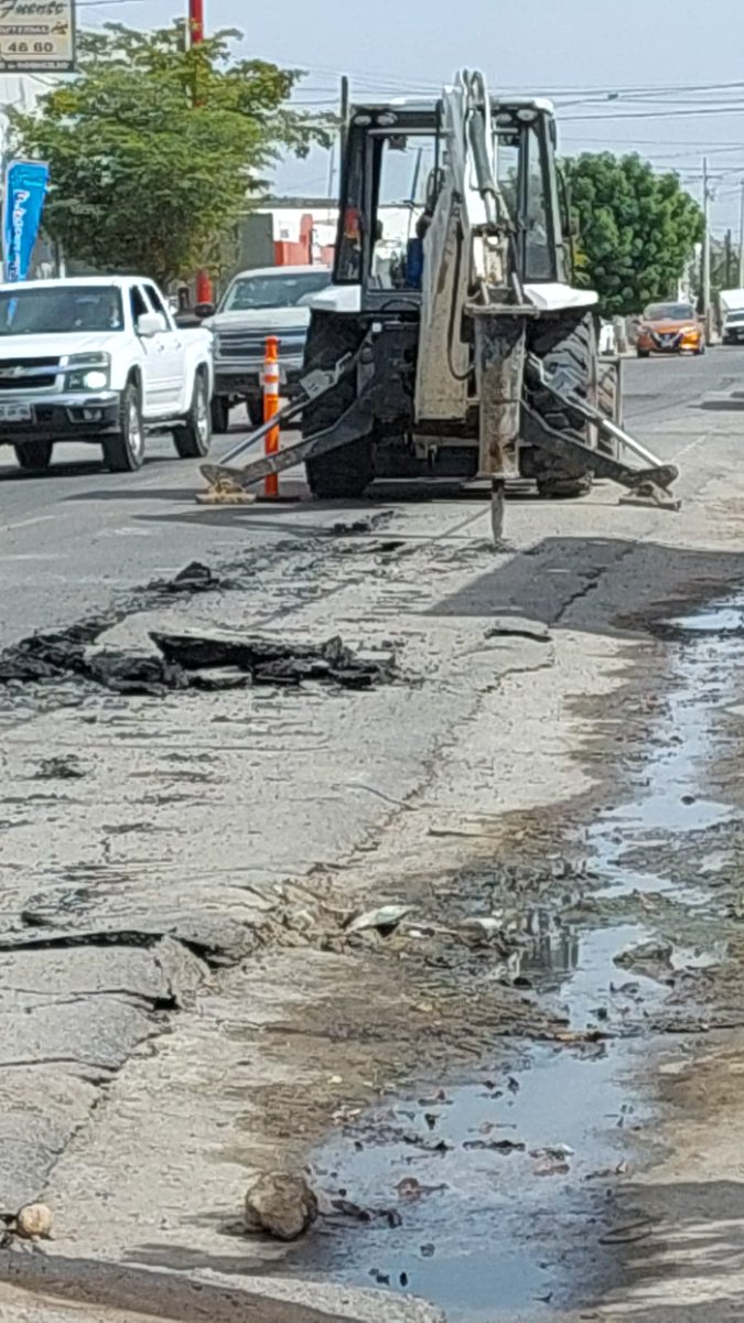 aguahermosillo's tweet photo. Se da inicio a cambio de tubería de 8” (pulgadas) de línea sanitaria, en Calle Saturnino Campoy entre calle 9 y calle 11, colonia Sahuaro Indeco.
¡Seguimos trabajando, porque #HermosilloCRECEContigo! https://t.co/m5Fr1vFFFI