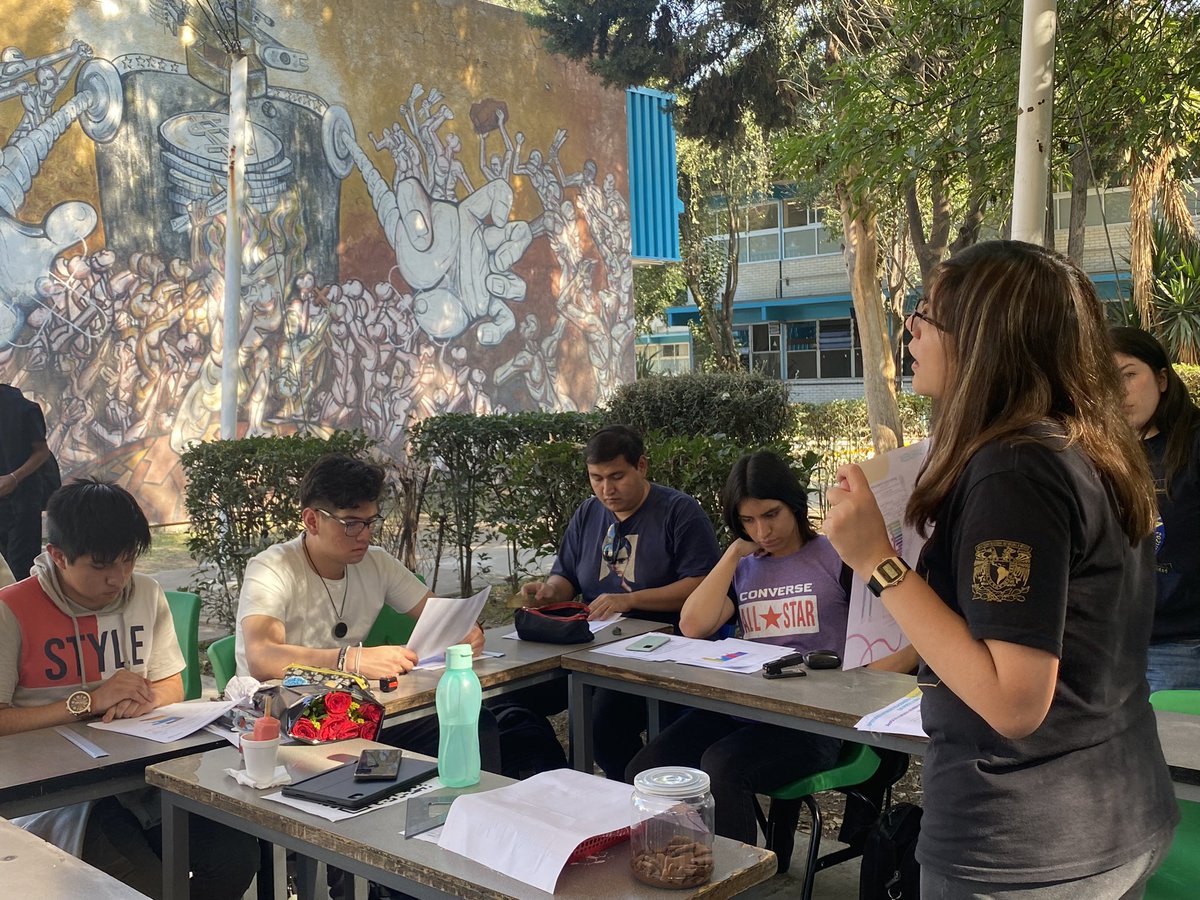 CCHVallejo_Ofi's tweet photo. Estamos por concluir la jornada de interpretación de resultados de las pruebas #PROUNAM II e #INVOCA que ayudan a nuestros cecehacheros de 4to a conocer  sus habilidades y aptitudes rumbo a la licenciatura. https://t.co/lh6SesGSmf