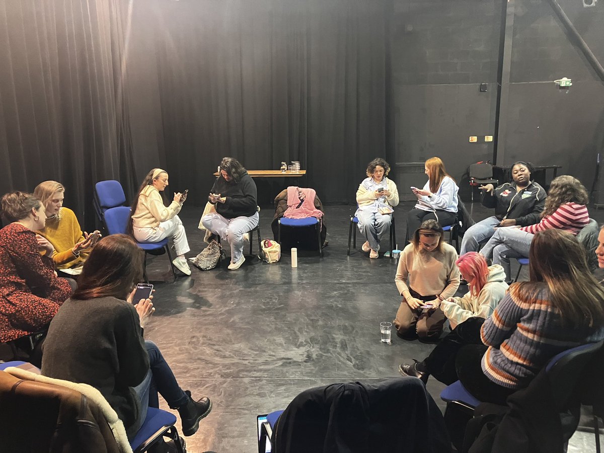 TmesisTheatre's tweet photo. Tonight’s #WickedWomen session was all about marketing &amp; promoting ourselves 💪 @unitytheatre @stephgreeractor @EliRandle https://t.co/0rZUd8yty6