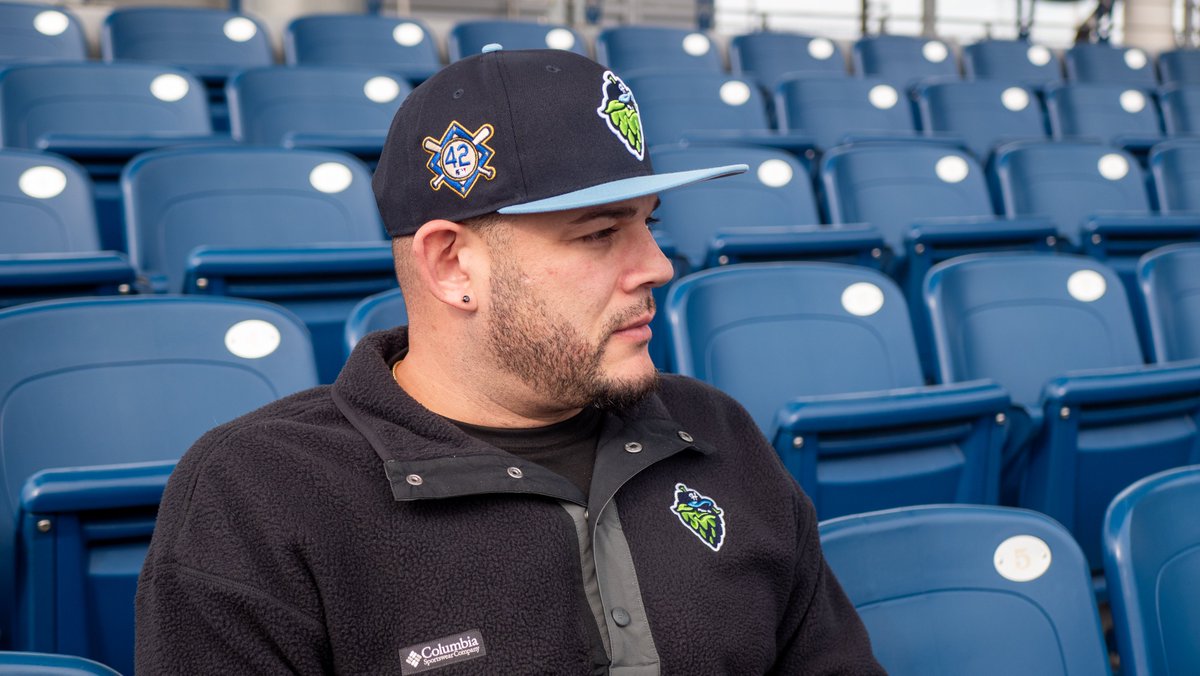 HillsboroHops's tweet photo. 🚨 NEW HAT ALERT 🚨

Get the all-new Hillsboro Hops x Jackie Robinson @NewEraCap Hat and join us in honoring Jackie's impact on and off the field. Quantities are limited, get yours today!

STORE: https://t.co/S3jHmLpvSN https://t.co/iz8UXNtcq7