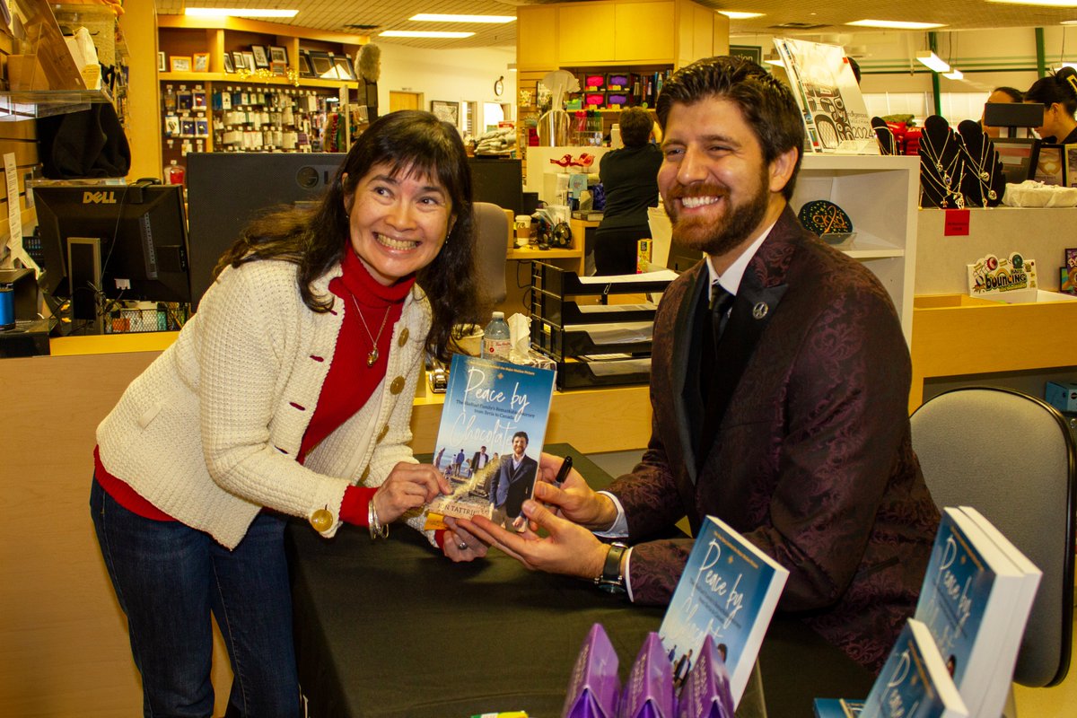 Heartfelt thanks to SWATCA for orchestrating a delightful morning with Keynote Speaker Tareq Hadhad, an inspirational author and chocolatier! Grateful for the sweet blend of books and chocolates at today's book &amp; chocolate signing event📚🍫

#PeacebyChocolate #TareqHadhad #SWATCA