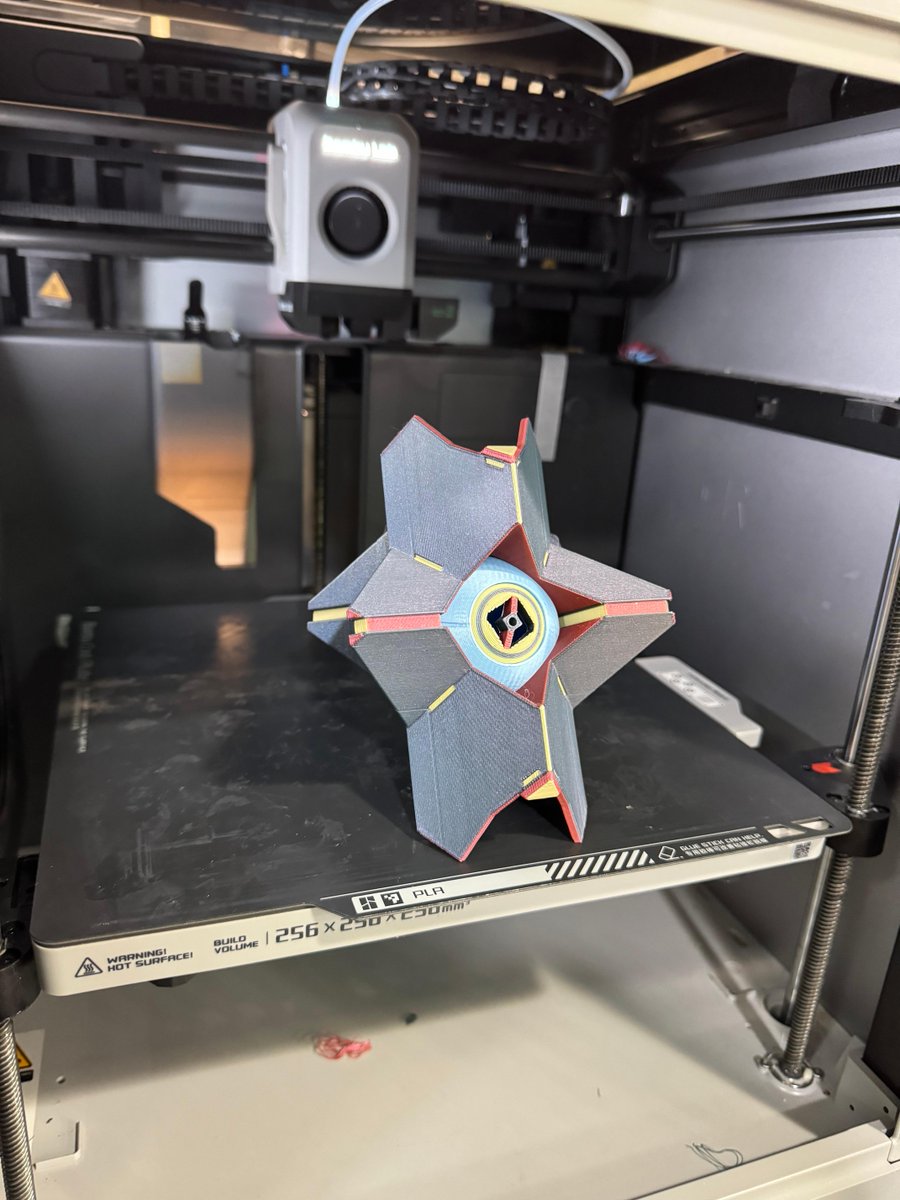 Our 3D advocate at the St. Davids, PA Micro Center brought the iconic Destiny 2 Iron Song Ghost Shell to life! STL Designed by 10mag1 and is available from @printables #inlandfilament #3DPrinting #Destiny2 #IronSongGhostShell
