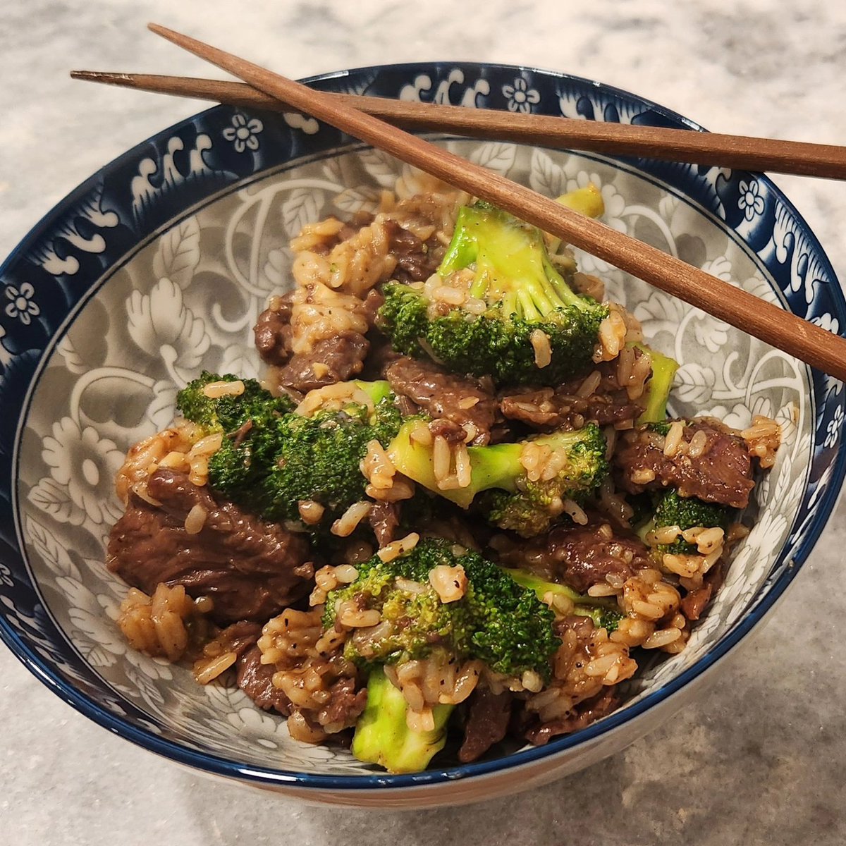 SeasLife60's tweet photo. Black Pepper Beef and Broccoli Fried Rice #chinesefood #takehome #homecooking #AsianCuisine #TaiwaneseCuisine #ChineseAmerican #onepotdinner #twittersupperclub https://t.co/OpqIMGAyQV
