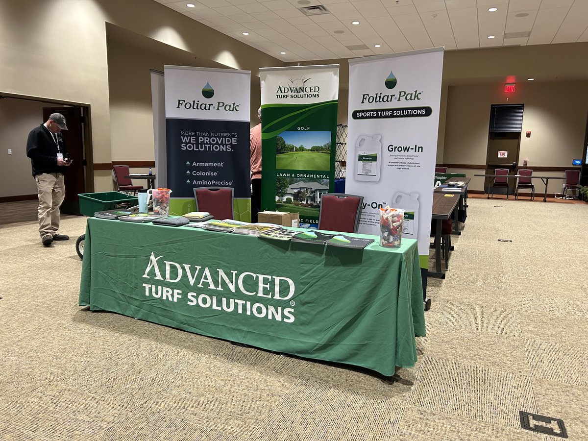 jojop63's tweet photo. Another Kentucky short course in the books ⁦@AdvancedTurf⁩ ⁦@UKExtension⁩ #tradeshows thank you to everyone who stopped by to say hello 👋 Spring is around the corner. https://t.co/Hj4QzbA8Ol