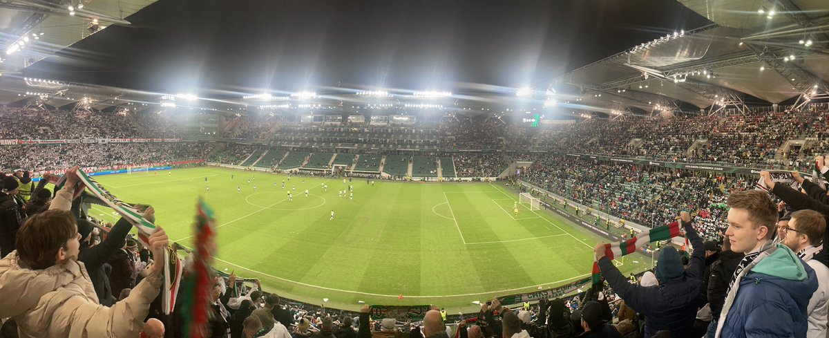 Więcej dałem z siebie aby dostać voucher na kwalach do @PKOBPESAGames hehe niż zawodnicy na boisku by się nie ośmieszyć #LegiaMolde