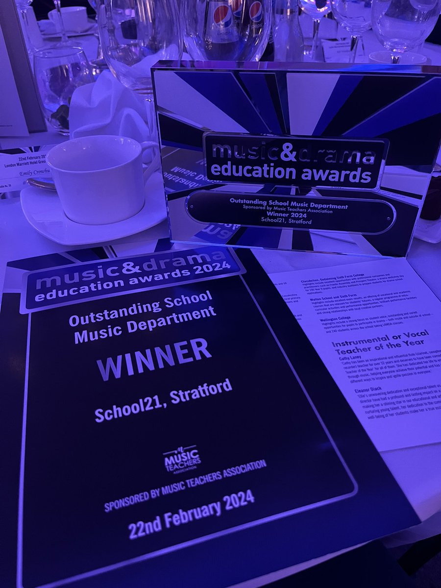 CrowhurstEmily's tweet photo. Boom 💥
Well done to everyone that has made the last ten years of music @school21_uk such a joy. Proud to work at School21 👊 @P_RWALL @TBushMusicEd @EdizMSuleyman @linnerss21 @maddieghezzi https://t.co/3Sqx59ySnt