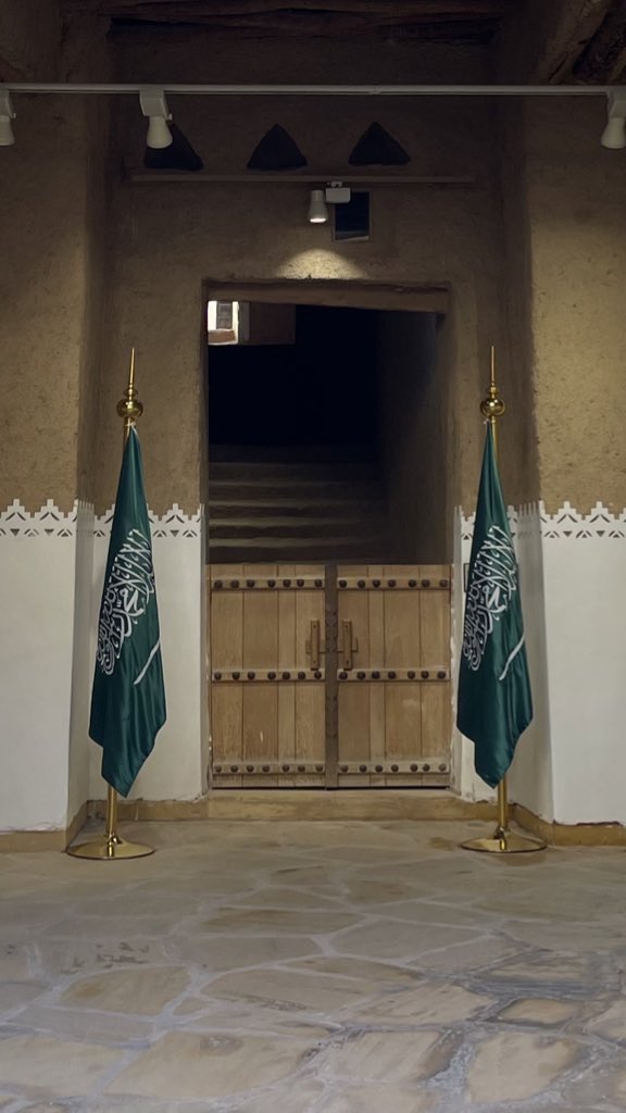 __Rudayna's tweet photo. ثلاثة قرون من العِز والفخر 🤎🤎🇸🇦

#يوم_التأسيس   
#يوم_بدينا https://t.co/GhqsAVTQz9