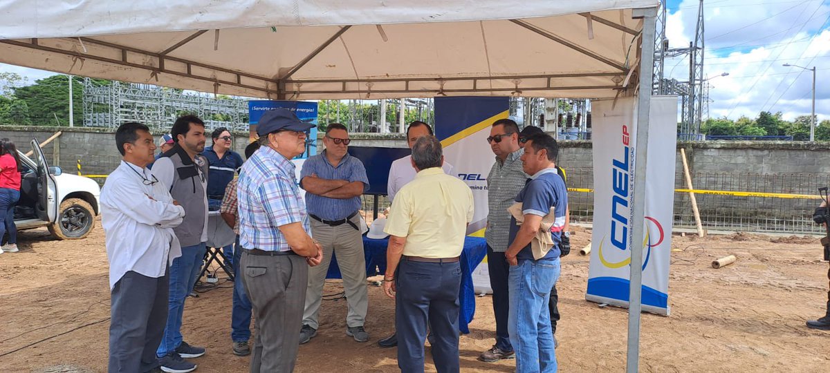 CECOR_1's tweet photo. El Ing. Veloz, Gerente de CNEL, visitó la Subestación "La Avanzada" junto al Ing. Jimmy Blacio, Gobernador de El Oro. La obra tiene un avance del 6.8% y se espera su entrega en abril de 2025. https://t.co/v61NrxPSNK