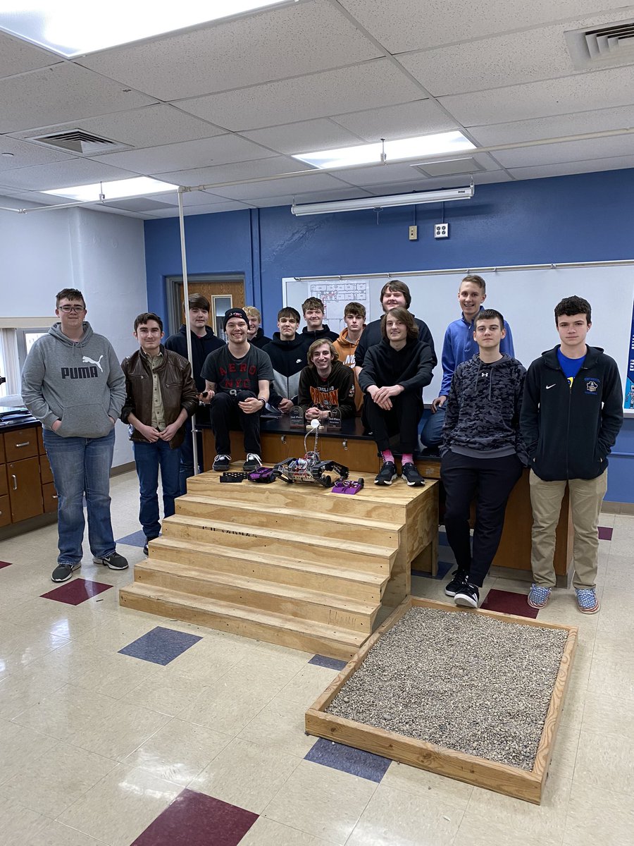 CS_Pirate_Tech's tweet photo. Good day at BGSU for the NORtech Robotics Competition. 2nd in the antweight combat robot, 2nd in Rescue bot and won the innovation award. #Proudtobeapirate https://t.co/KzGkcjS9uR