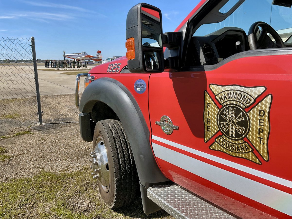 DauntlessAir's tweet photo. We had 2 great #FireBoss 101 classes w/ the Louisiana Dept of Agriculture &amp; Forestry. LDAF personnel, local fire depts, law enforcement, landowners &amp; community leaders came together to learn more about #aerialfirefighting, Fire Bosses &amp; air-to-ground communication best practices! https://t.co/36XFRwlyVo
