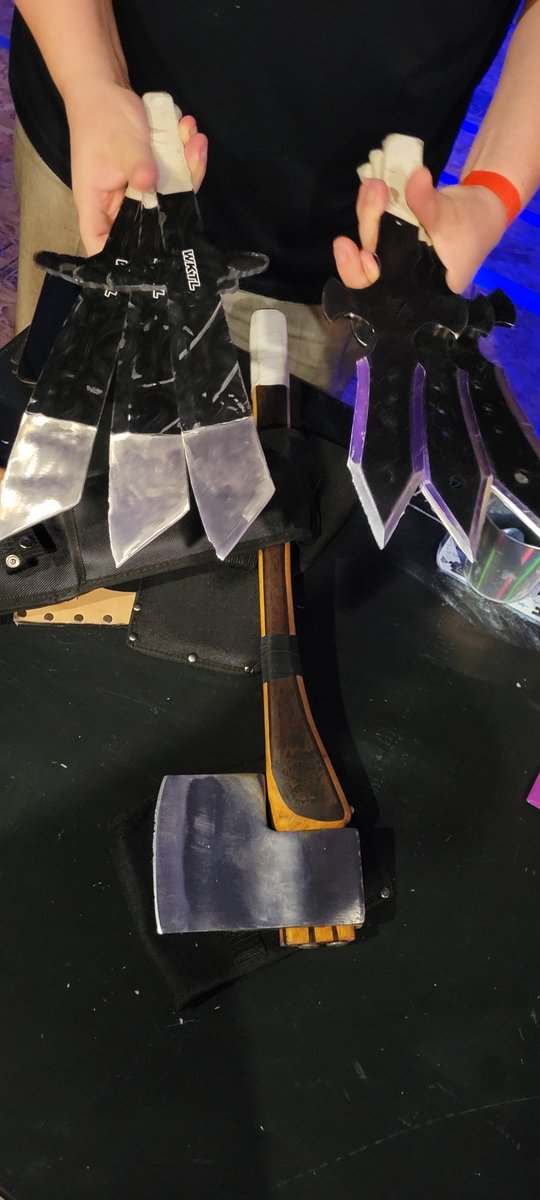 So this dude went on to the throwing knives!!! Welcome to Murica!!! <a href="/W3Hidayath/">hidayath.eth</a> <a href="/lawsbyana/">ana asras</a> <a href="/12012_eth/">🩸12012</a>