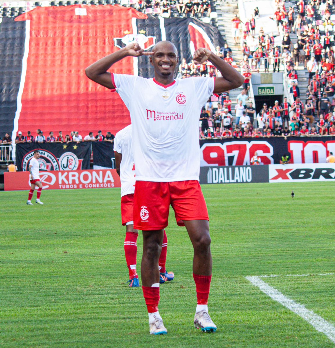 Seu time é da Serie C e está precisando de Centroavante?

Venicius Cascais atualmente defende o Inter de Lages, e em 9 jogos marcou 4 gols e deu 1 assistência!

Quer conhecer melhor o atleta?

Então segue o fio.🧶👇