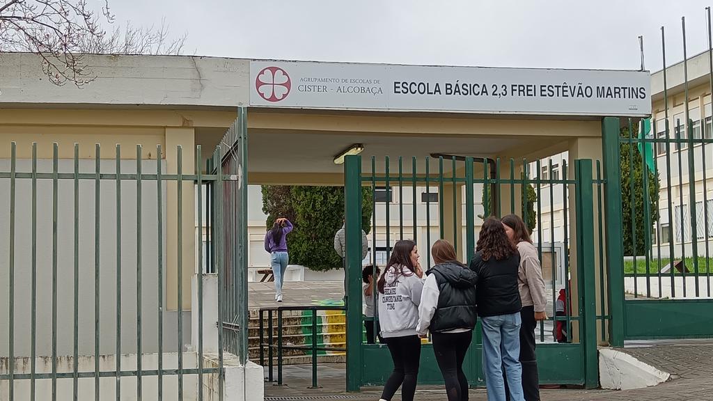 acrisaguilera's tweet photo. Quinta-feira na escola Frei Estavao Observação em diferentes turmas. Com turmas de 5º, 6º, 7º e 8º...
Agraïdes per totes les facilitats a l'agrupament de centres cister Alcobaça
#erasmusceteplus
#erasmusPortugal
#educacioinclusiva https://t.co/kXZnByNRnc