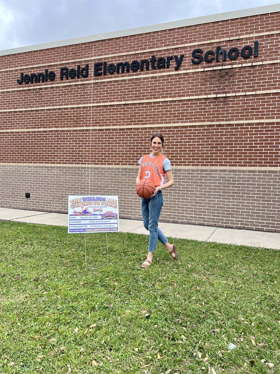 MissCarelock's tweet photo. It’s Game Day Eve!!! Let’s go!!! 🏀@LaporteisdE @lpisd @jennie_reid_el @HarlemWizards #JREadventure #LPLegacy https://t.co/0bHgWhdTzl