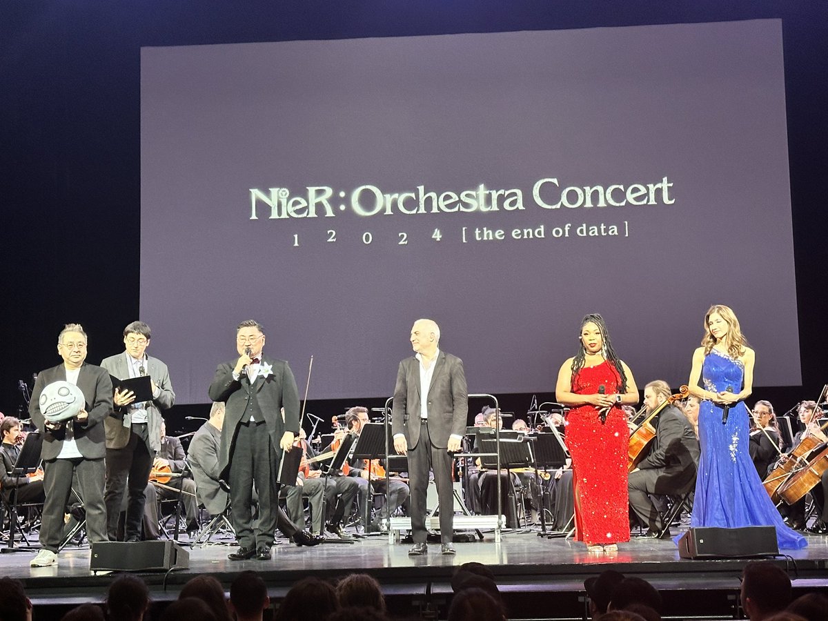 C’était fantastique 😭😭😭 

J’avais Grandma et Alien Manifestation dans ma wishlist, mais sinon tout était parfait ❤️❤️❤️ #NieR #NieRConcert