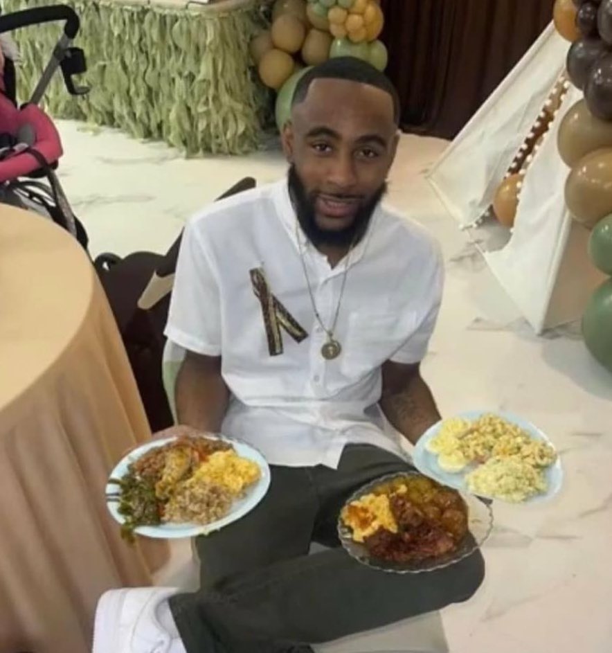 slvppy's tweet photo. me at my homie baby shower after telling him to get rid of it multiple times https://t.co/A4bejBbT2G