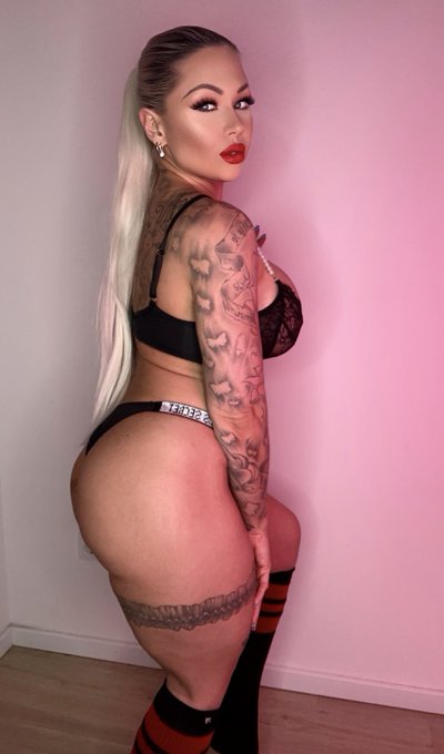 ONLY 4 FRIENDS FREE🔗  LIMITED EDITION⏳ https://t.co/1AMxtjSM5A