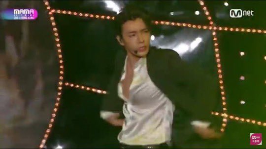 iwantsurfaces's tweet photo. Donghae removing his suit while performing Black Suit
~ a bare thread https://t.co/GmyROwsm0O