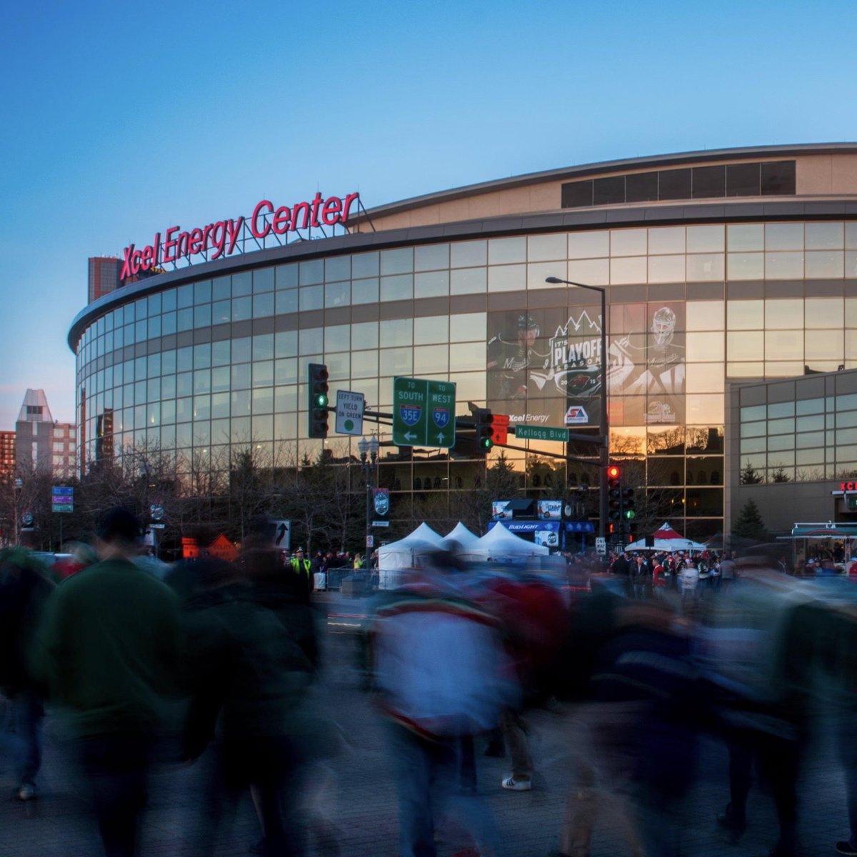 Cheer on top high school sports teams at @XcelEnergyCtr & Roy Wilkins Auditorium as they compete for championships! Get your sports fix at @MSHSL tournaments in #MYSAINTPAUL this week. Plan your visit: visitsaintpaul.com/blog/guide-to-… #VisitSaintPaul #StPaulMN #2024MSHSLTournaments