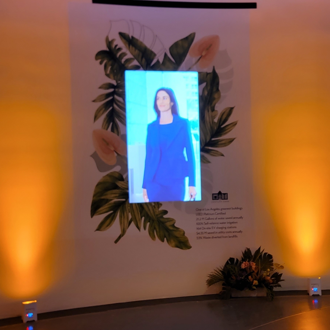 mynstoq's tweet image. Looking to level up your space with a jaw-dropping audio visual experience? No need for a full monitor installation – this sleek projection is ideal for those who want maximum impact with minimum fuss. 

#CustomWallInstallation #DynamicProjection #AVSolutions #ElevateYourSpace