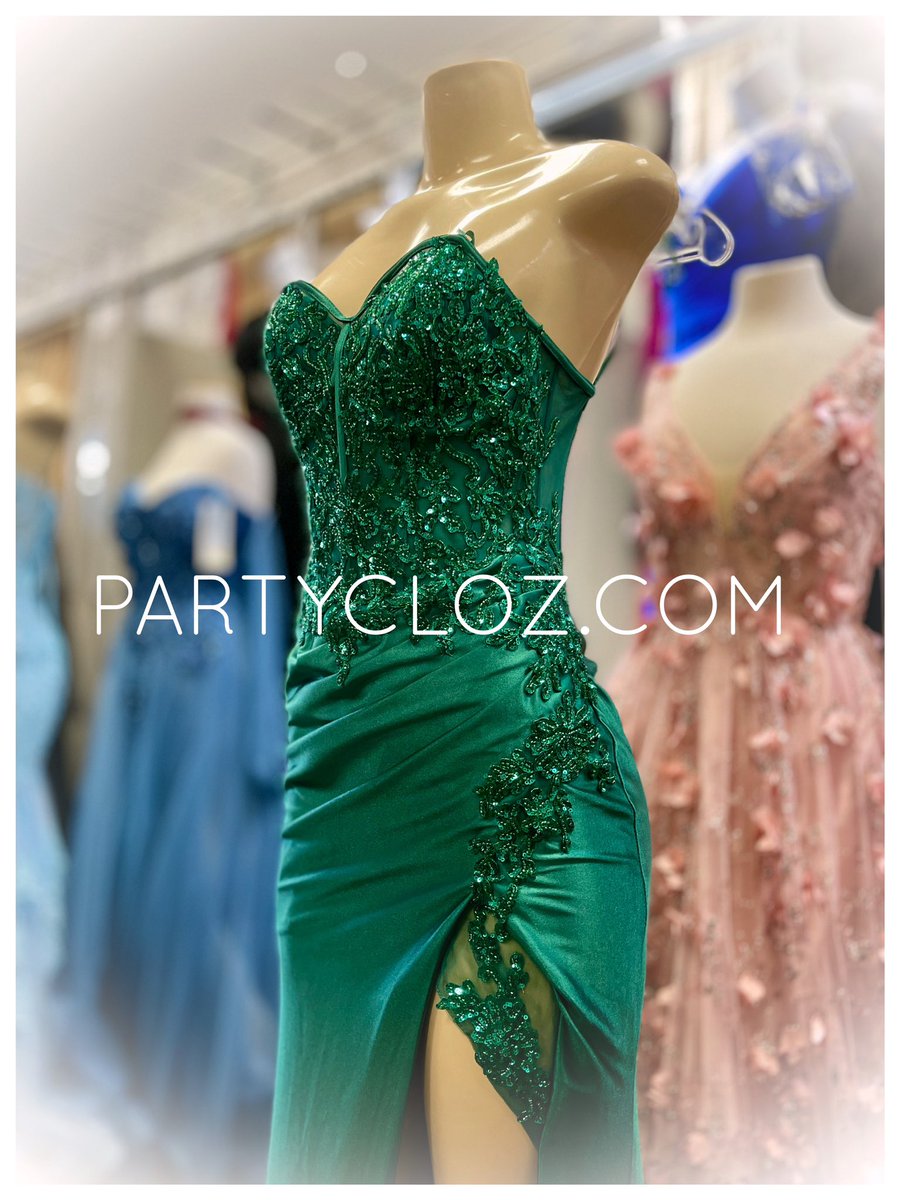 partycloz's tweet photo. 2024 #prom season is heating up… We have a lot of new #promdresses here in stock. Pictures coming later! #dresses #2024prom https://t.co/Qj1W1ROHkW