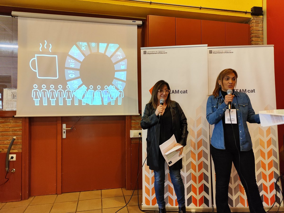 Esther_Pint's tweet photo. A les jornades #FAXCS'24 dedicada a l'#Equitat amb els centres #STEAMcat parlem d'Equitat social amb @iemagraners, de com treballar la #IA en equitat amb @AlbaLamas_ i d'equitat digital amb @agpamies de la @FundacioBofill . Un plaer i un aprenentatge haver compartit la jornada! https://t.co/8iqiCEM5Qn