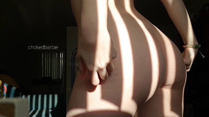 stills from an old video of me dancin' in the sun ☀️ https://t.co/4TNRp3xyVw