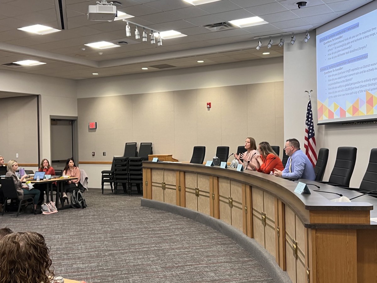 We had an awesome guest panel today in Leadership Academy! Thanks to Matt Scott, Ann Burmeister, and Kristin Abueg! ⁦@MPSHR⁩ ⁦@MillardPS⁩ ⁦@MPS_LnL⁩ #Proud2bMPS ⁦@ksaummills⁩