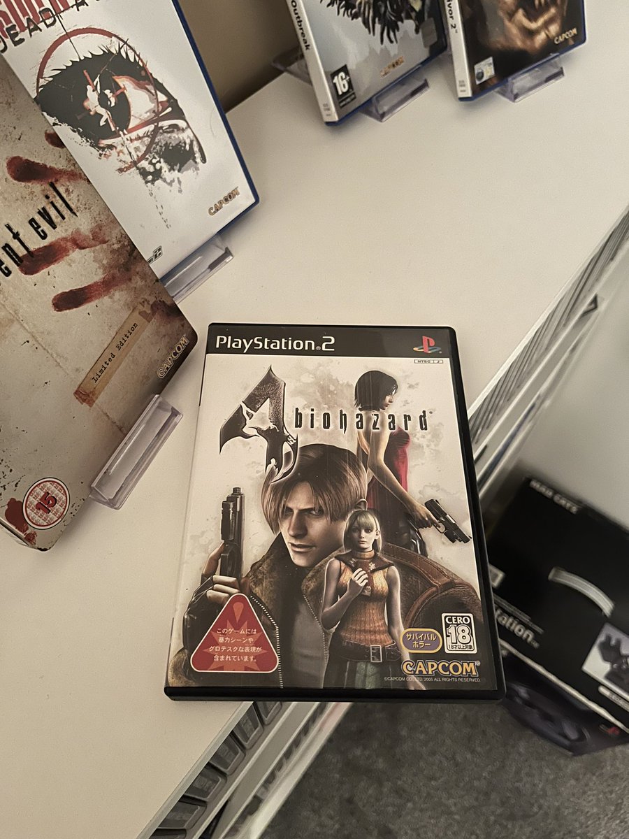 RobbieRips's tweet photo. @zoeytruran Nice! Japanese versions of RE look cool. RE4 is my first Japanese resi I’ve recently got. Cover art looks cool https://t.co/A7LI3mbNp0