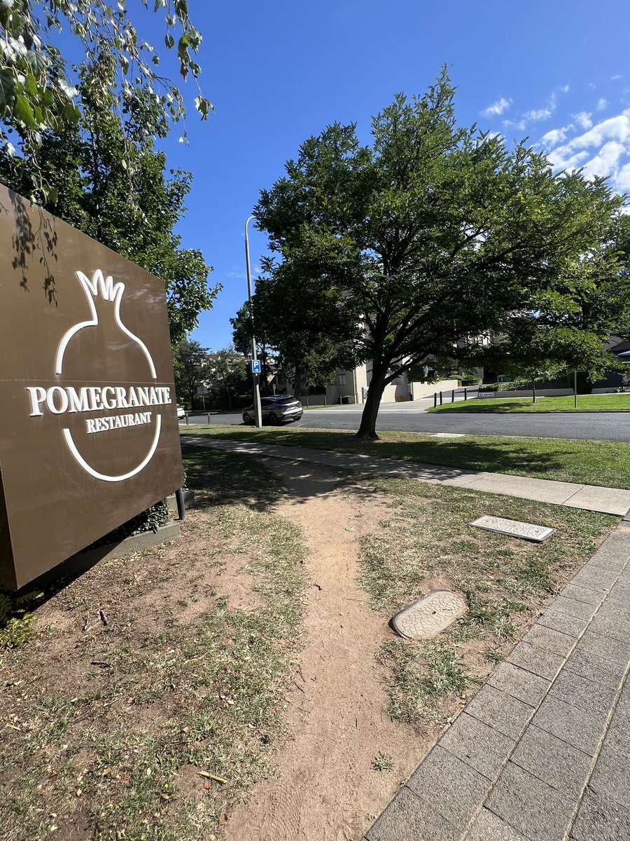 WyndhamSusan's tweet photo. Even orderly Canberra has ‘desire paths’ and people who cut corners (surely not!). Thanks for the term @RobertMacfarlane #canberra #desirepaths (Pomegranate is an excellent restaurant, by the way.) https://t.co/jo70SHmjDB