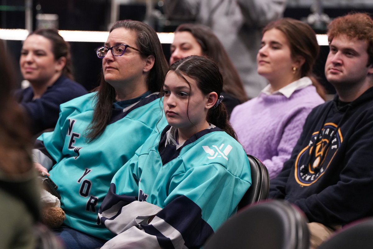 Before last night's win, @PWHL_NewYork hosted a fireside chat celebrating Black History in hockey and discussed how to continue creating a more inclusive future in our sport. 💜 Speakers included Manager of DEI Initiatives and Community Engagement Saroya Tinker, @BlackGirlHockey…