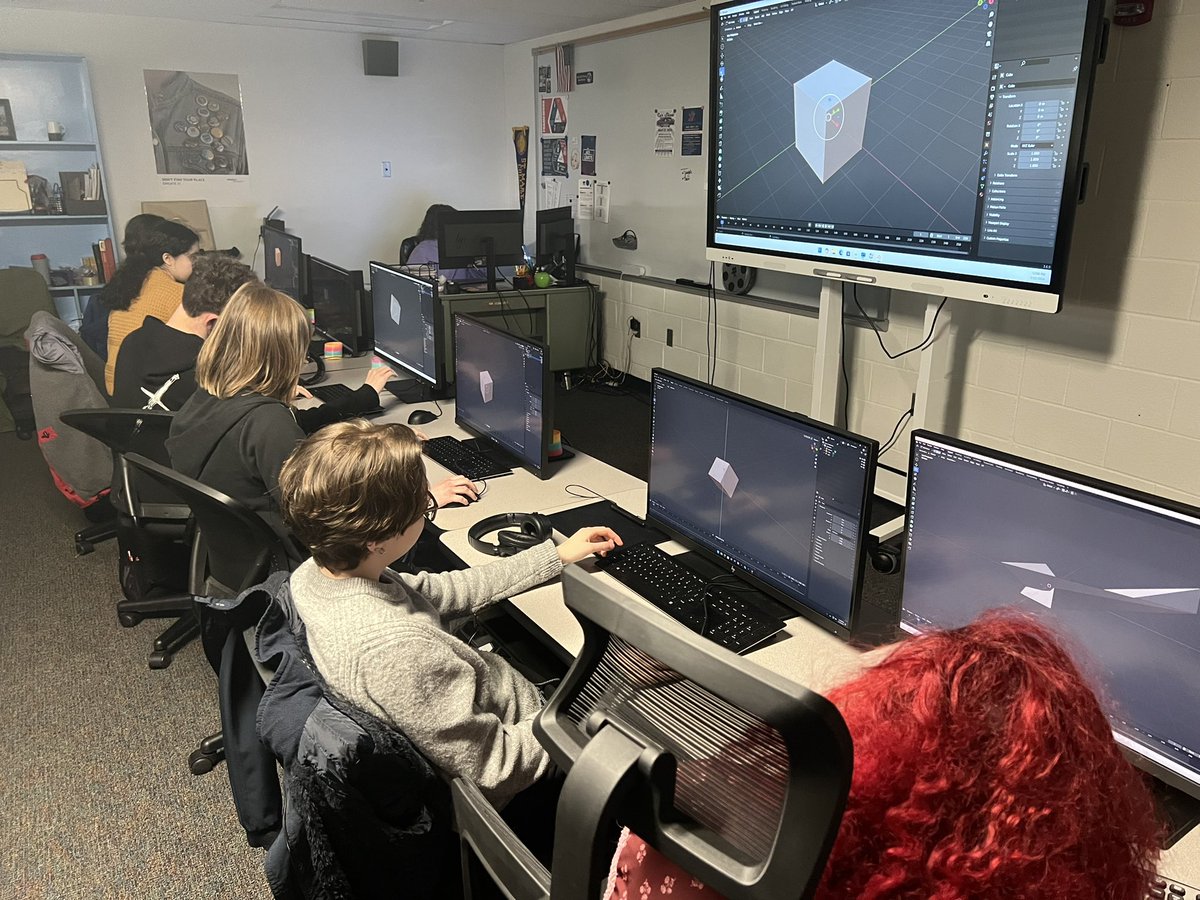 MrsClements5's tweet photo. Interactive Media Production students learning @Blender from a fellow classmate who is an expert. https://t.co/TkRZ5tq11o https://t.co/o2TUz8ms9g