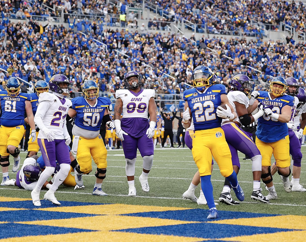 After a great call with @SDSURogers3, I am blessed to receive an offer from <a href="/GoJacksFB/">SDSU Football</a>! Looking forward to visiting campus again this spring! <a href="/CoachRyanOlson/">Ryan Olson</a> <a href="/dfreund7/">Danny Freund</a> <a href="/CoachBibbs52/">Jalon Bibbs</a> @CoachTJLucas <a href="/GFRRFootball/">GFRR Football</a> <a href="/NWahlScouting/">Nate Wahl</a>