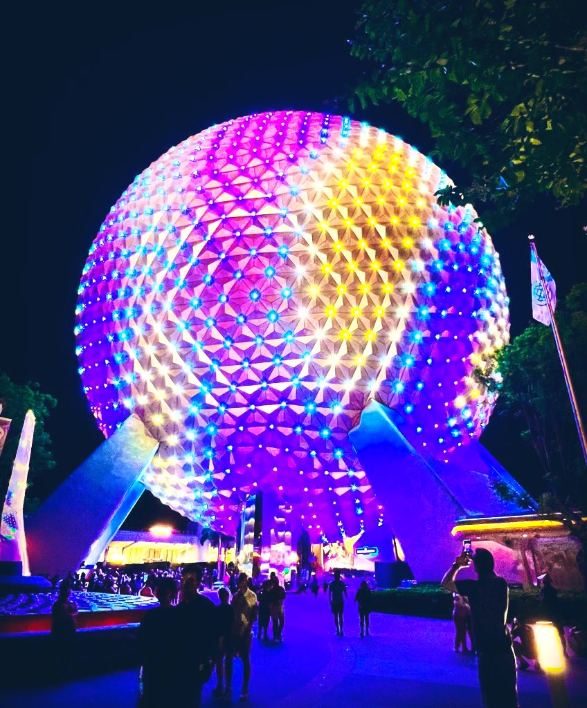 RonRester's tweet image. Have a magical evening, everyone!!✨

#SpaceshipEarth #Epcot