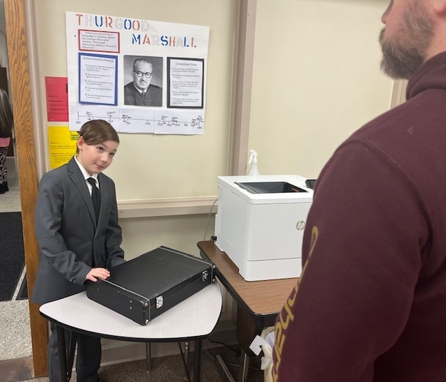 AbbeyJBolton's tweet photo. Not only did our 5th Grade #DaveyDragons create posters for the evening, but they also spoke to attendees about the significance of their African American leader. So proud of our leaders at Davey!
@GHorning6 @KentSchools https://t.co/VeUR5AojY8