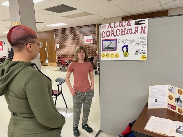 AbbeyJBolton's tweet photo. Not only did our 5th Grade #DaveyDragons create posters for the evening, but they also spoke to attendees about the significance of their African American leader. So proud of our leaders at Davey!
@GHorning6 @KentSchools https://t.co/VeUR5AojY8