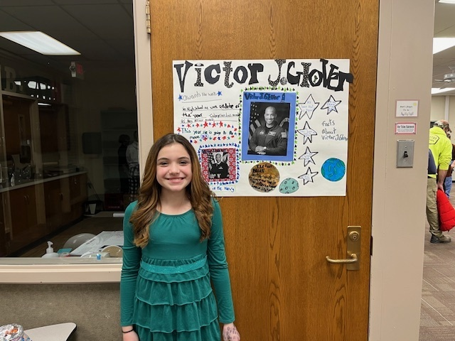 AbbeyJBolton's tweet photo. Our 5th Grade #DaveyDragons Biography Night was spectacular. The students were excited to share their reports with friends and family! The posters will be displayed for our school community to enjoy as well! Kudos! @Ghorning6 @KentSchools https://t.co/5ngmMuDpPF