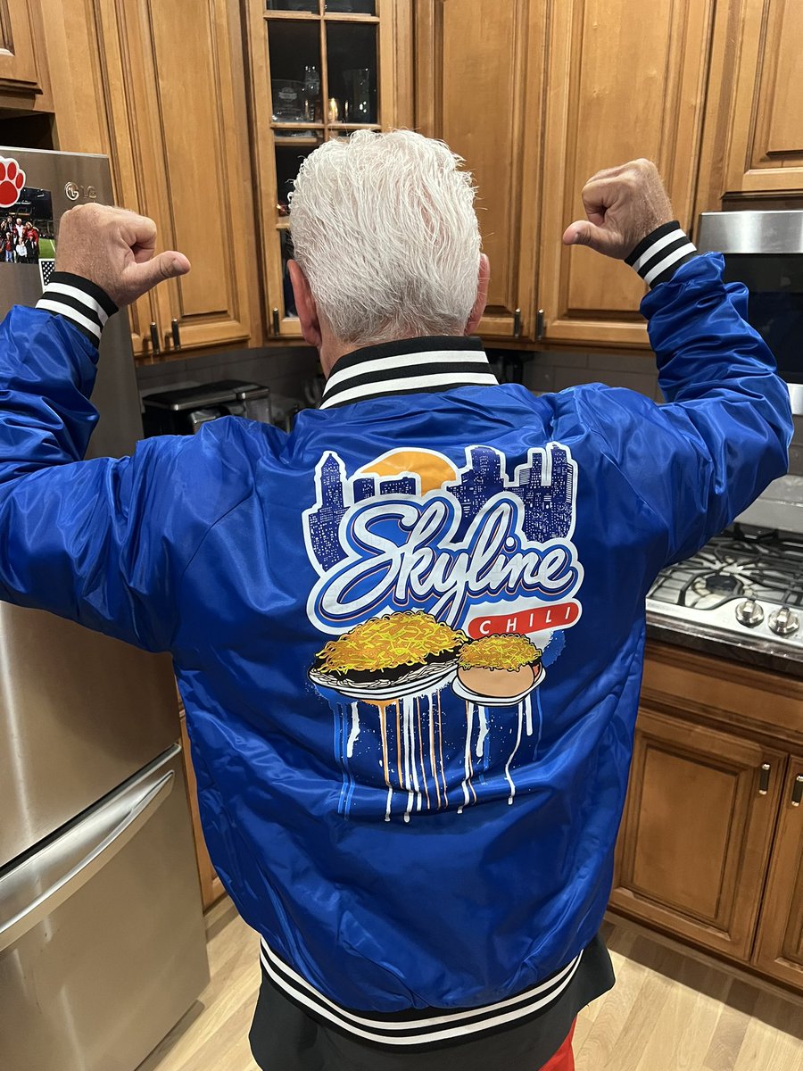 DB_CoachCoombs's tweet photo. National Chili Day!  Thanks Skyline for the uniquely Cincinnati gift box!  #bestchiliinthebesttownever #SkylinePartner #NationalChiliDay https://t.co/oSvEepLpGc